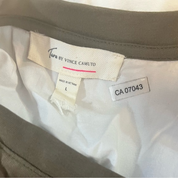 NWOT Vince Camuto Double Layered Top in Pristine Condition! - Picture 9 of 9